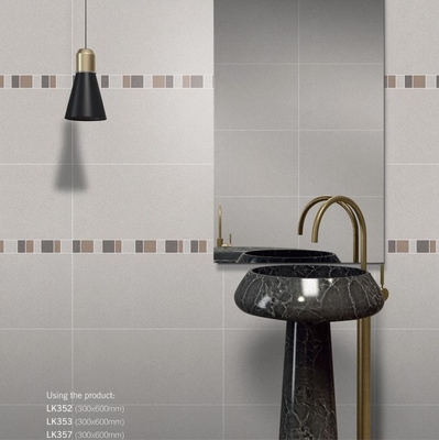 مكافحة البكتيريا الخفيفة الرمادية الجدار الخارجي 300x600mm كامل الجسم البورسلين البلاط للمطبخ والمشروع