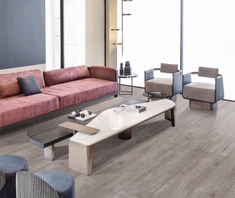 شرائط البورسلين الخشبية المقاومة للزحف البني الدائم 250x1500mm أرضية البلاط للمبنى والمشروع