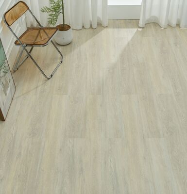 خاكي غير زلق 1220x180mm سمك 5mm الأرضيات الداخلية SPC الأرضيات الطلاء الأشعة فوق البنفسجية نمط خشبي للتجديد والفندق