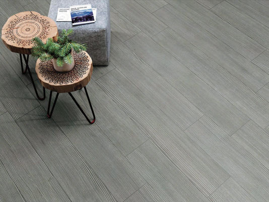ISO13006 200x1200mm بلاط الأرضيات تأثير الخشب الأبيض فندق ريفي حديث 1000SQM
