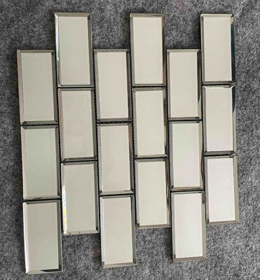 التقزح اللوني 1.36kgs بلاط الموزاييك الزجاجي المترو ، بلاط الأرضيات المزخرف 300x300mm كونترتوب