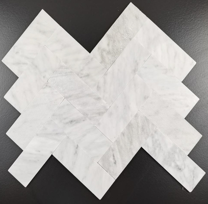 بلاط الفسيفساء المزخرف بأحجار متعرجة White Cararra